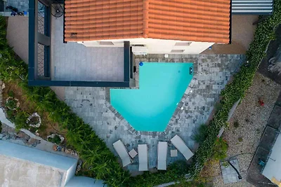 Villa mit Klimaanlage und Pool
