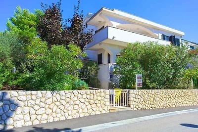 Studio 100 m von Strand entfernt