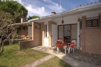 Ferienwohnung mit Garten und Klimaanlage