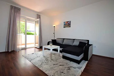 Ferienwohnung mit Balkon, Garten und Grill