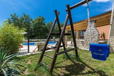 Villa mit Pool und Klimaanlage