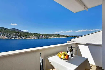 Ferienwohnung am Meer mit Balkon