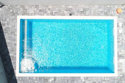 Ferienwohnung mit Swimmingpool und Terrasse z