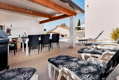 Villa mit Klimaanlage und Pool