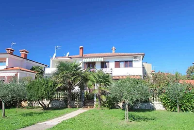 Ferienwohnung mit schönem Balkon mit Tisch un