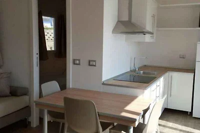 Mobilehome mit Holzterrasse