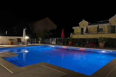 Appartamento Vacanza con famiglia Okrug Gornji