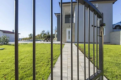 Ferienhaus Villa mit Pool und Grill