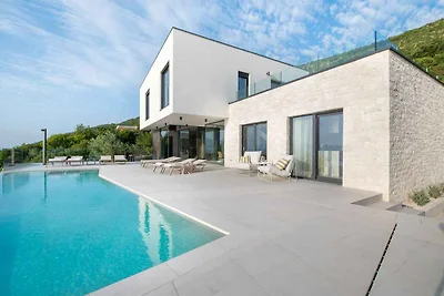 Villa mit privatem Pool und Sauna für bis zu 