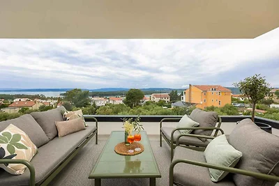 Villa mit Pool und Sommerküche