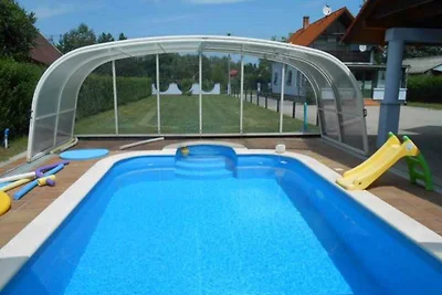 Ferienhaus für 6 Personen mit grossem Pool