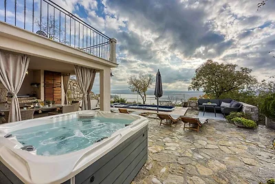 FerienHaus Mit Pool und herrlichem Meerblick