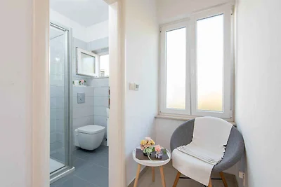 Ferienwohnung mit Balkon und Grill