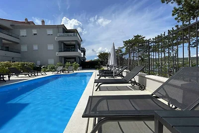 Luxuriöse Apartments mit Meerblick und Pool i