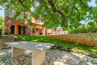 Villa mit Pool und Klimaanlage
