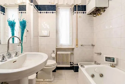 Ferienwohnung mit Balkon und Whirlpool
