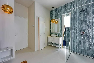 Villa mit Pool und Klimaanlage