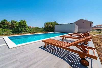 Ferienwohnung mit Balkon und Pool