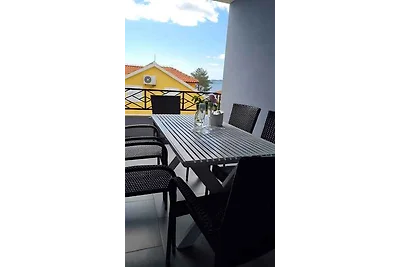 Ferienwohnung Mit Meerblick und Terasse