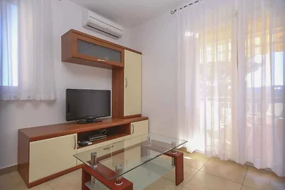 Ferienwohnung mit schönem Balkon, Klimaanlage
