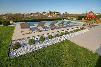 FerienHaus mit Klimaanlage und Aussenpool