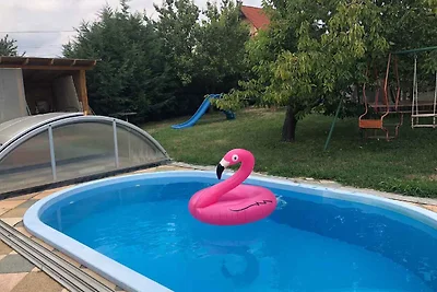 Ferienhaus mit Pool, Klima und moderner