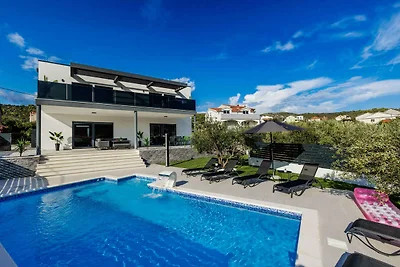 Traumhafte Villa in Vinišće mit eigenem Pool 