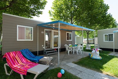 Mobilehome mit Garten und Grill