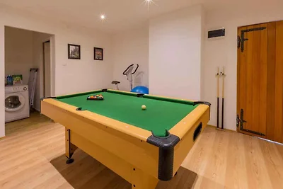 Ferienhaus mit Pool und Klimaanlage