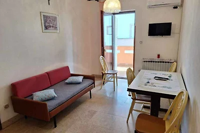 Ferienwohnung mit Klimaanlage, Balkon und