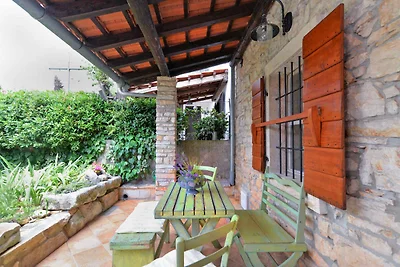 Ferienhaus traditionell eingerichtet mit Terr