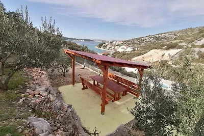 Villa mit beheiztem Aussenpool und Meerblick