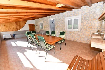 Villa mit Pool und Grillterrasse