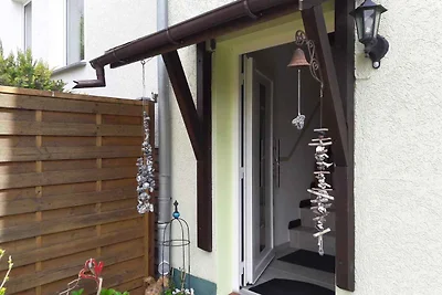Ferienwohnung mit Terrasse im Garten