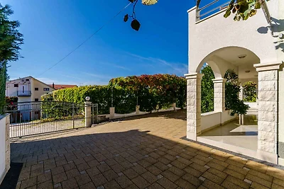 Gemütliche Unterkunft Palm Tree in Okrug