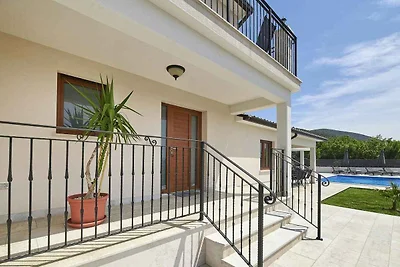 Villa mit Klimaanlage und Pool