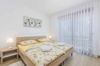 Ferienwohnung mit Balkon und Klimaanlage