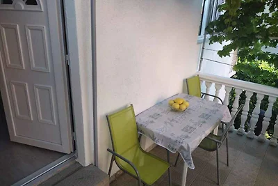 Kompakte Ferienwohnung in Kaštel Štafilić für