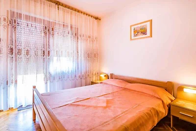 Ferienwohnung mit SAT-TV und grosser Terrasse