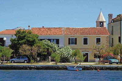 Ferienhaus mit drei Schlafzimmer in Sukošan