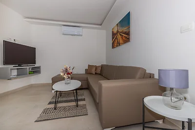 Ferienwohnung mit Meerblick und Pool