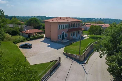 Villa mit Klimaanlage und Pool