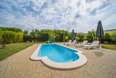 Villa mit Pool ruhig gelegen