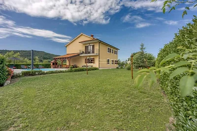 Villa mit Pool und Klimaanlage