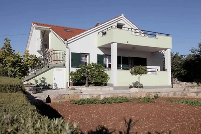 Ferienwohnung mit Klimaanlage und Terrasse in