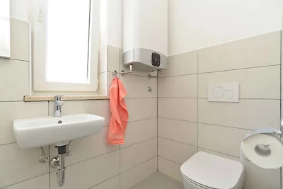 Villa mit Swimmingpool und grossem Garten