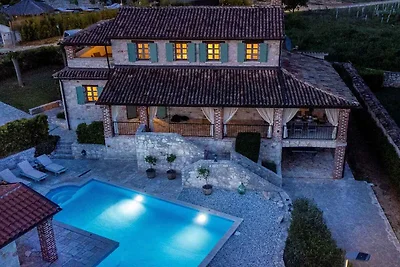 Villa mit Aussenpool