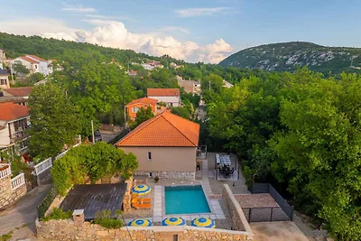 Ferienhaus mit Swimmingpool und Grillterrasse