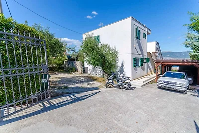 Ferienwohnung mit Klimaanlage und Terrasse, d