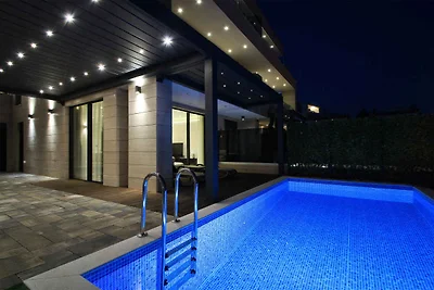 Ferienwohnung mit Terrasse und Aussenpool